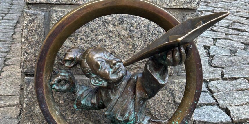 Na wrocławskim rynku stanął “chiński” krasnal