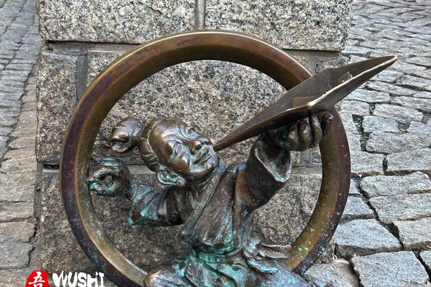 Na wrocławskim rynku stanął “chiński” krasnal